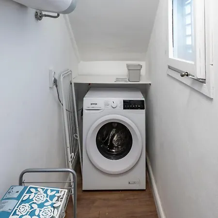 Freddy Apartman *